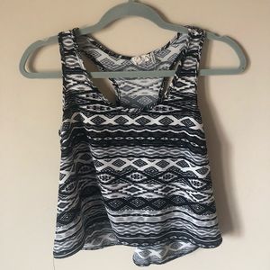 black and white flowy crop too